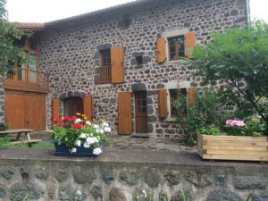Hebergement Ferme renovee Puy en Velay : photos des chambres