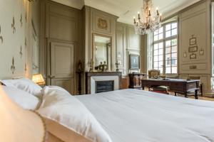 Chambres d'hotes/B&B Hotel de Panette - Un Chateau en Ville : Chambre Double ou Lits Jumeaux « Le Marquis de Tristan »