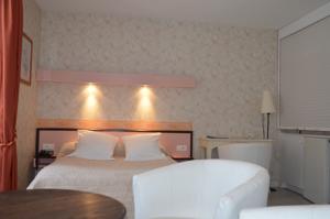 Hotel Logis Auberge De L'allagnonette : photos des chambres