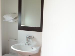 hotelF1 Cergy : Chambre Triple Cabrio avec Salle de Bains
