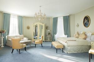 Hotel Chateau Laroche-Ploquin : Suite