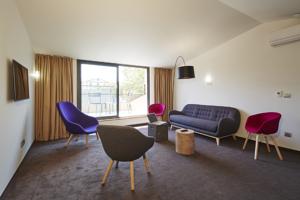 Hotel Campanile Urban Perpignan Centre : Suite avec Terrasse 