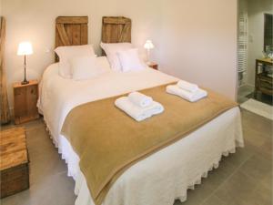 Hebergement Three-Bedroom Holiday Home in St.Aubin de Cadeleche : photos des chambres