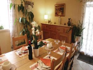 Hebergement Holiday Home Rouffignac with Fireplace XIV : photos des chambres