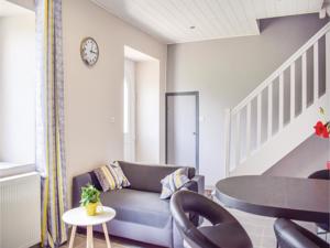 Hebergement One-Bedroom Holiday Home in Goudelin : photos des chambres