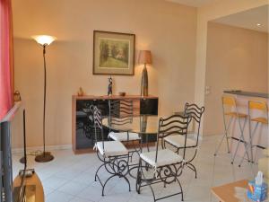 Appartement One-Bedroom Apartment in Cannes : photos des chambres