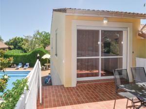 Appartement Apartment - Two-Bedroom Holiday Home in Codognan : Appartement 2 Chambres