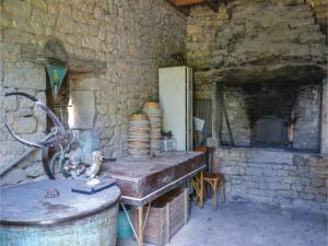 Hebergement Three-Bedroom Holiday Home in Montfaucon : photos des chambres