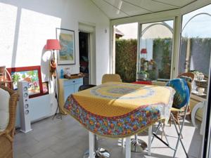 Hebergement Three-Bedroom Holiday Home in Guichainville : photos des chambres