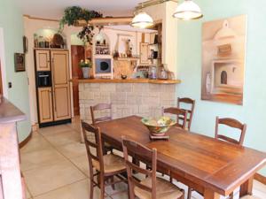 Hebergement Holiday Home Montelimar with a Fireplace 04 : photos des chambres