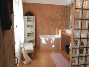 Hebergement One-Bedroom Holiday Home in La Batie Rolland : photos des chambres