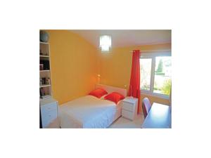 Hebergement Holiday home St Etienne de St Geoirs with a Fireplace 436 : photos des chambres
