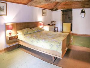 Hebergement Three-Bedroom Holiday Home in Gemozac : photos des chambres