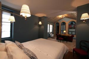 Hotel Le Clement V : Suites Saint-Amand F