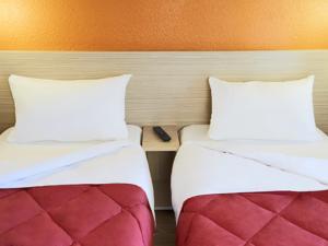 Hotel Premiere Classe Paris Ouest - Nanterre - La Defense : photos des chambres