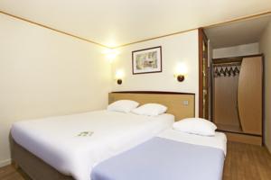 Hotel Campanile Evreux : Chambre Triple avec 1 Lit Double et 1 Lit Junior