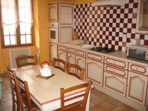 Hebergement Holiday Home Les Glycines : photos des chambres