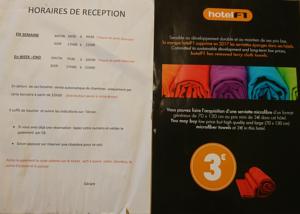 hotelF1 Cherbourg : Chambre Triple avec Salle de Bains Commune (2 Adultes)