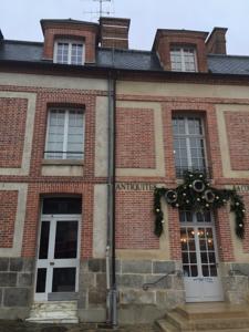Appartement Charmant studio, place du chateau de Fontainebleau : photos des chambres