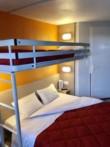 Hotel Premiere Classe Perpignan Sud : Chambre Triple (1 Lit Double et 1 Lit Simple)