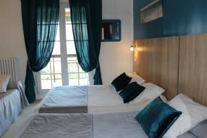 Hotel Auberge de l'Orisse : Chambre Quadruple avec Balcon 