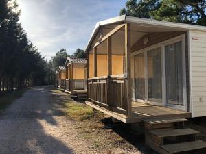 Hebergement Camping Les Chenes Rouges : Cottage 2 Chambres (4 Personnes)