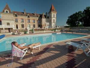 Hebergement Chateau De Lastours : photos des chambres