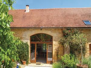 Hebergement Holiday home Degagnac 99 with Outdoor Swimmingpool : photos des chambres