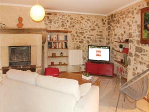 Hebergement Two-Bedroom Holiday Home in Sauzet : photos des chambres