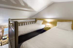 B&B Hotel Douai Parc Des Expos Cuincy : Chambre Quadruple