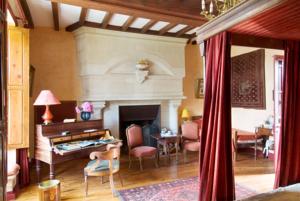 Chambres d'hotes/B&B Chateau de la Roche Martel : Chambre Familiale Deluxe