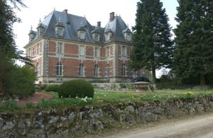 Hebergement Chateau de Joyeux - gite du Miroir : photos des chambres