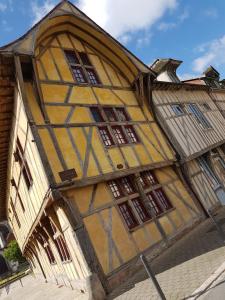 Appartement historique a Troyes : Appartement - Rez-de-Chaussée
