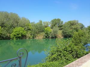 Hebergement Gite face a la riviere -proche du pont du Gard- : Maison 1 Chambre