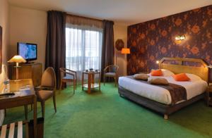 Hotel Logis Burnel Et La Cle Des Champs : Chambre Simple