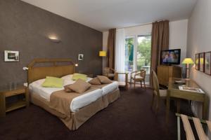 Hotel Logis Burnel Et La Cle Des Champs : photos des chambres