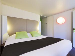 Hotel Campanile Valenciennes - Petite-Foret : Chambre Triple