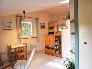 Hebergement 0-Bedroom Holiday Home in Grignan : photos des chambres