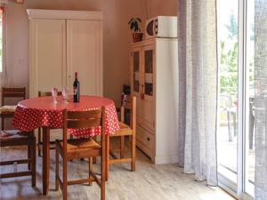 Hebergement 0-Bedroom Holiday Home in Espenel : photos des chambres