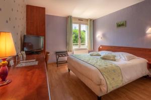 Hotel Logis le Relais de Vacherauville : Chambre Double avec Baignoire