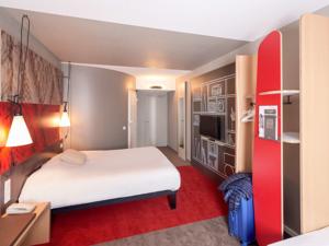 Hotel ibis Cholet : Chambre Standard avec 1 Lit Double et 1 Lit Simple (3 Adultes)