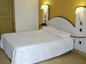Hotel Logis Des Sources : photos des chambres