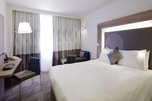 Hotel Novotel Cergy Pontoise : Chambre Double Supérieure avec Canapé