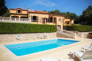 Hebergement Grand villa provencale avec piscine : Villa