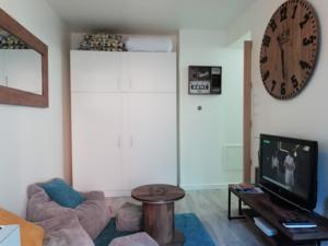 Appartement Chic studio in Paris : photos des chambres