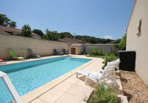 Hebergement Gard Qualite et prix pour piscine privee en bordure de village. : photos des chambres