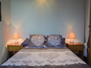 Hebergement Three-Bedroom Holiday Home in Sant petru di Tenda : photos des chambres