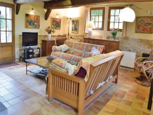 Hebergement Holiday Home Vimoutiers with Fireplace VIII : photos des chambres
