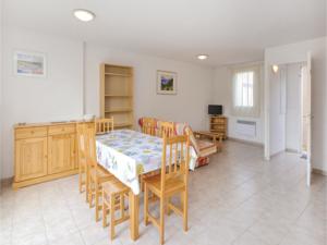 Hebergement Three-Bedroom Holiday Home in Calvisson : photos des chambres