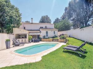 Hebergement Holiday home Saint-Chamas with Outdoor Swimming Pool 420 : photos des chambres